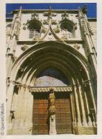 Les secrets des cathedrales, p 19, Carpentras, Porte juive (XVe), exemple de gothique flamboyant